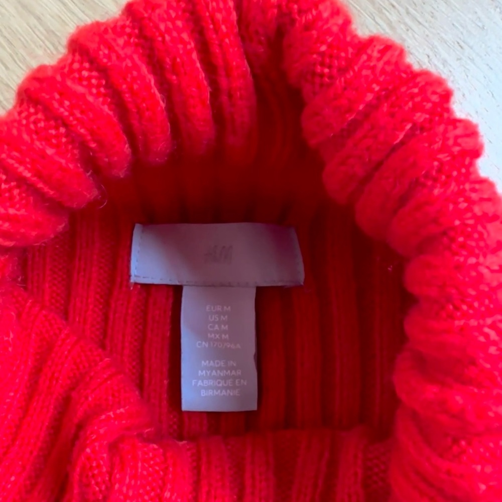 Cozy Red Ribbed Sweater - Picture 4 of 8